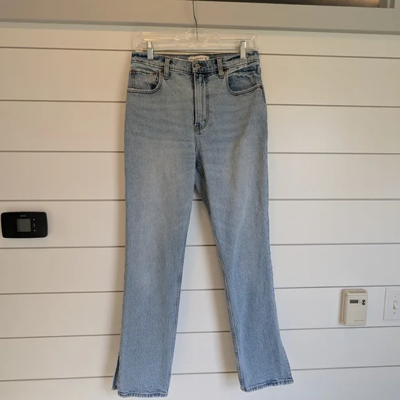 Abercrombie & Fitch 90s Straight High Rise Split-Vent Hem Size 28S / 6S - Picture 3 of 15